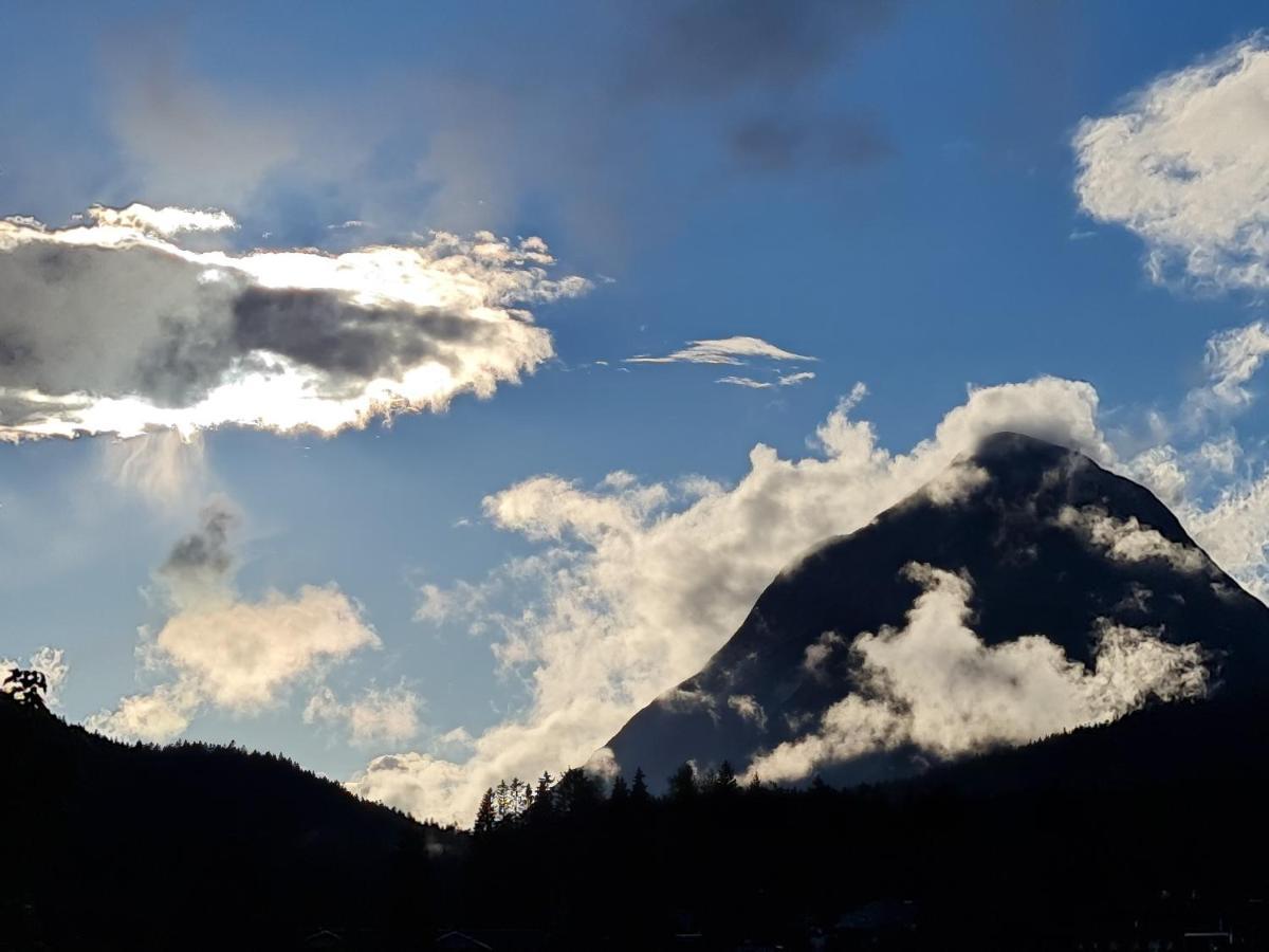Das Kronen Hotel Seefeld no Tirol Exterior foto